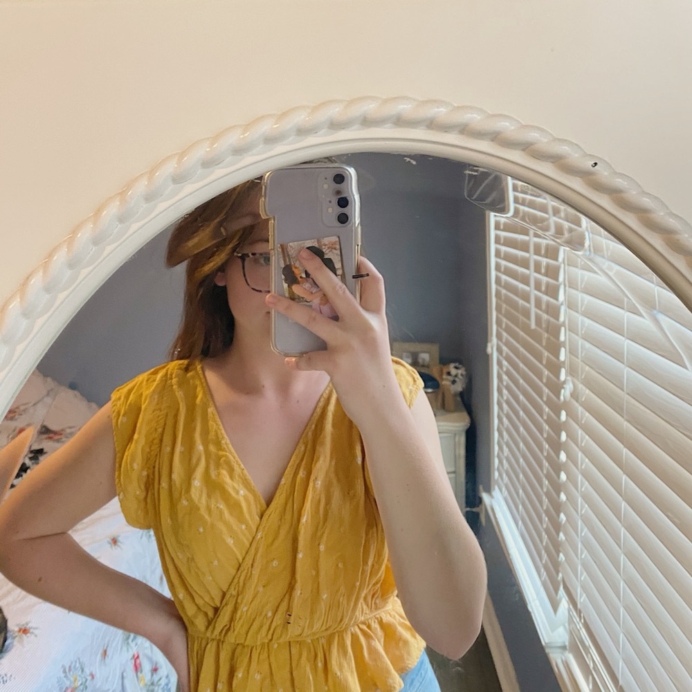 Arizona yellow blouse